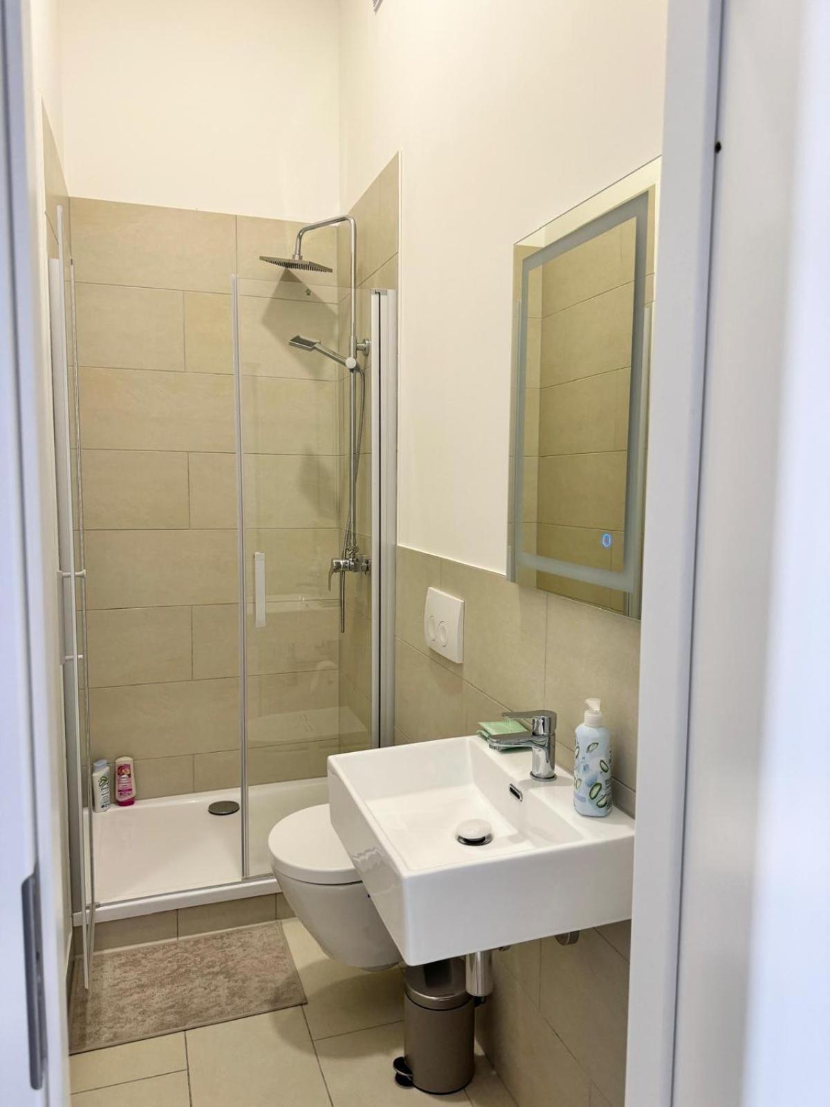 Heaven Homes - Privatzimmer Mit Bad Im Herzen Von Duesseldorf Exteriör bild