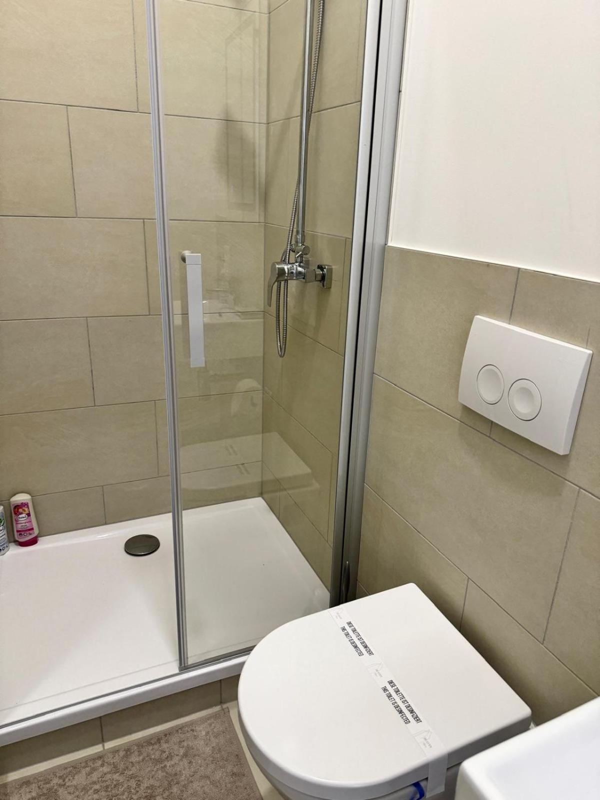 Heaven Homes - Privatzimmer Mit Bad Im Herzen Von Duesseldorf Exteriör bild